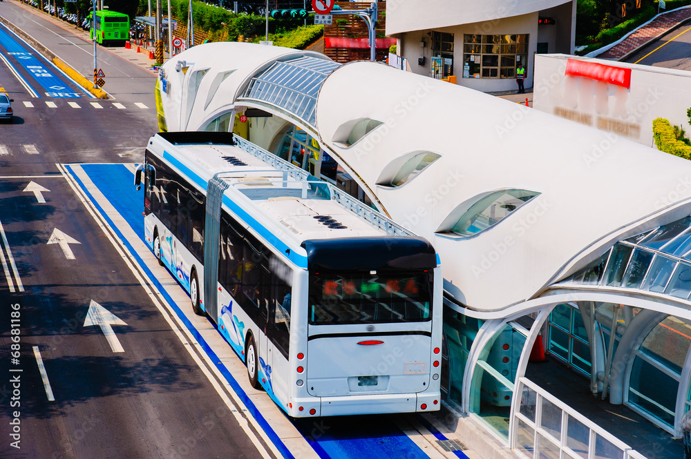 bus rapid transit (BRT) system in Taichung, Taiwan - obrazy, fototapety, plakaty 