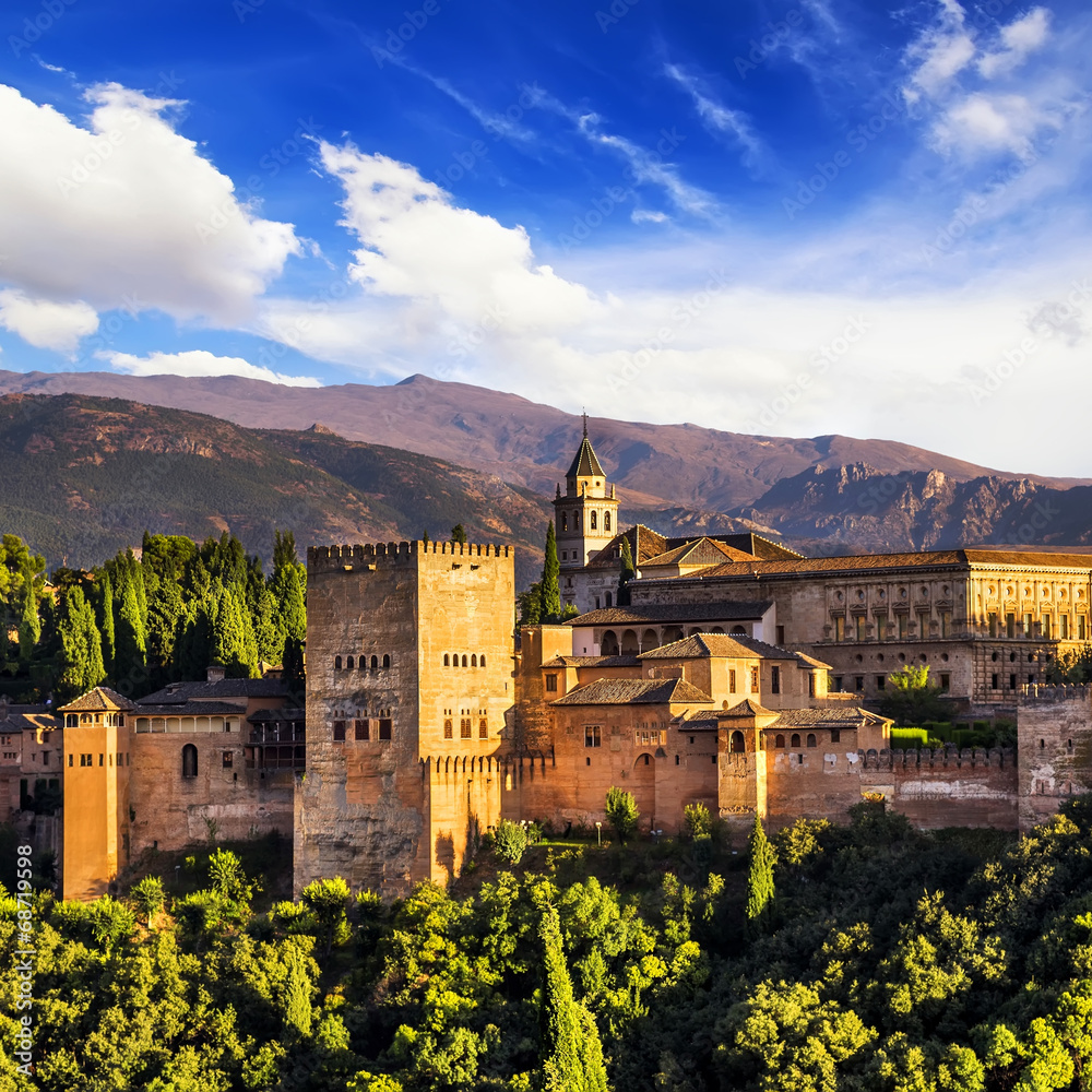 Ancient arabic fortress of Alhambra, Granada, Spain. - obrazy, fototapety, plakaty 