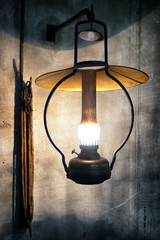 Canvas Print - old petroleum lamp