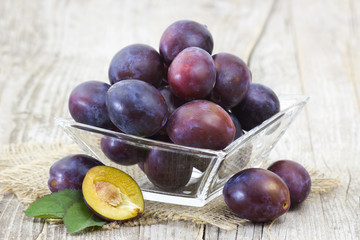 Wall Mural - fresh plums in a bowl