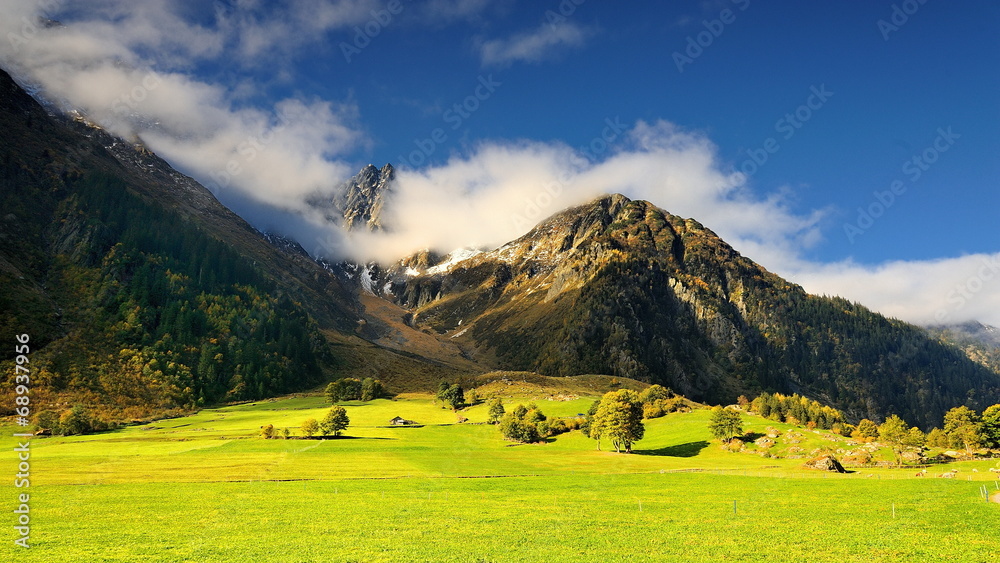 Szwajcarskie Alpy, z widokiem na stok - obrazy, fototapety, plakaty 