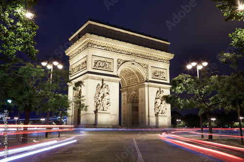 Naklejka na drzwi Arc de Triomphe in Paris at night