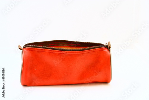 Fotomural trousse d'école rouge isolé,fond blanc