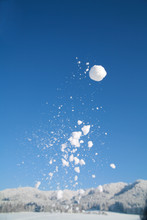 Snowball Up The Sky