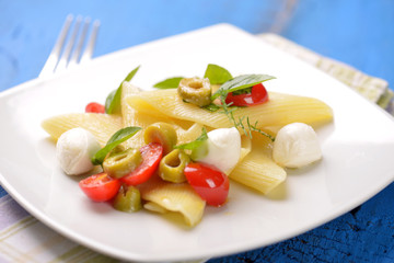 Wall Mural - penne con pomodoro e basilico