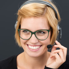 Sticker - junge frau telefoniert mit headset