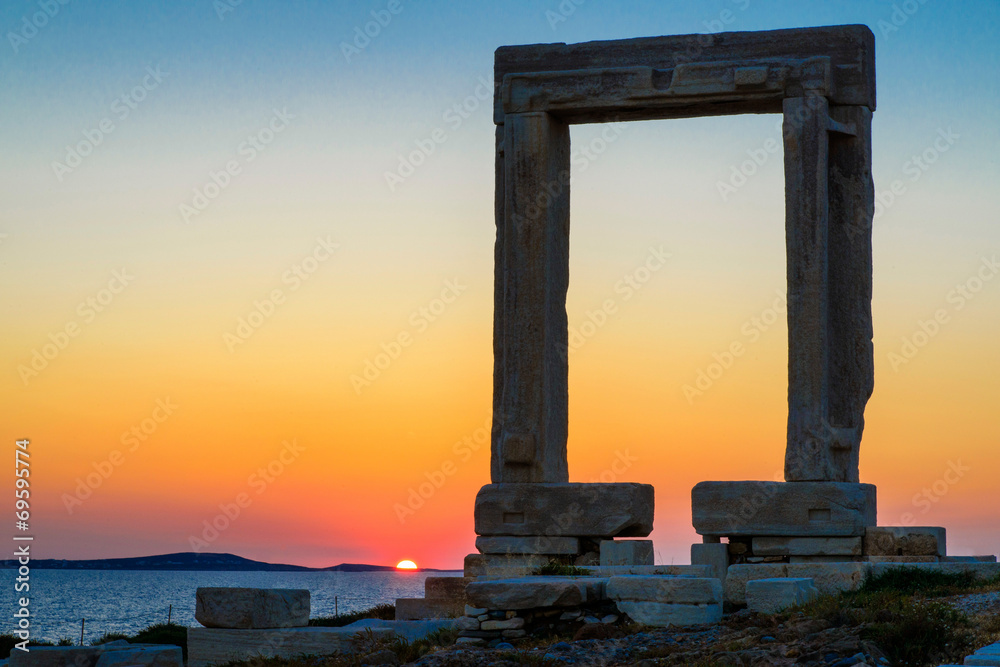Le temple d'apollon à Naxos - obrazy, fototapety, plakaty 