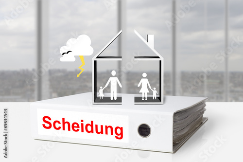 Ordner Scheidung Geteiltes Haus Familie Buy This Stock Photo And