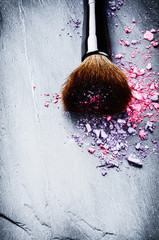 Sticker - Makeup brush and crushed eye shadows