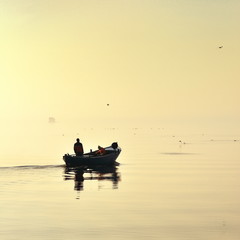 Fototapete - Morze,  wypływanie na połów ryb