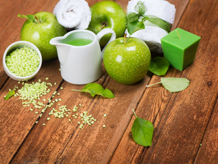 Wall Mural - spa composition of green apple