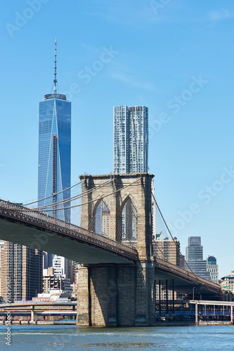 Obraz w ramie Brooklyn Bridge with lower Manhattan skyline