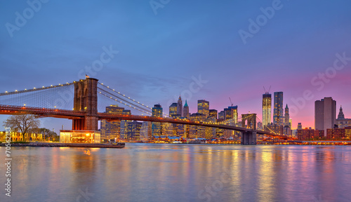 Naklejka nad blat kuchenny Brooklyn bridge and Manhattan at dusk