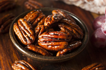 Wall Mural - Homemade Candied Pecans with Cinnamon