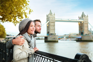 Wall Mural - Happy couple by Tower Bridge, River Thames, London