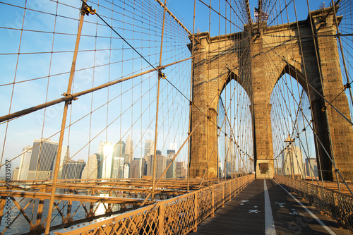 Fototapeta na wymiar Brooklyn Bridge at sunrise, New York City