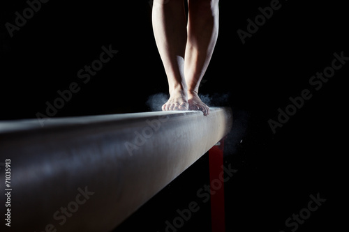 Cuadros en Lienzo feet of gymnast on balance beam