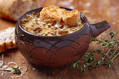 Naklejka dekoracyjna French onion soup