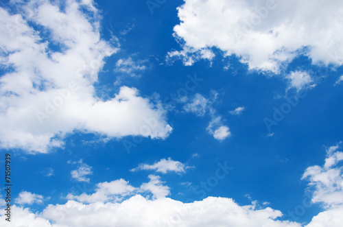 Obraz w ramie blue sky background with white clouds
