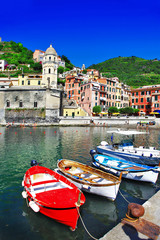 Wall Mural - Vernazza - beautiful coastal village in Cinque terre, Italy