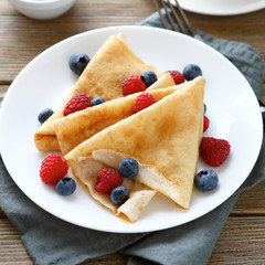 Canvas Print - ruddy summer pancakes with raspberries