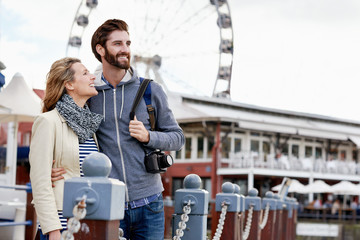 Wall Mural - ferris wheel couple