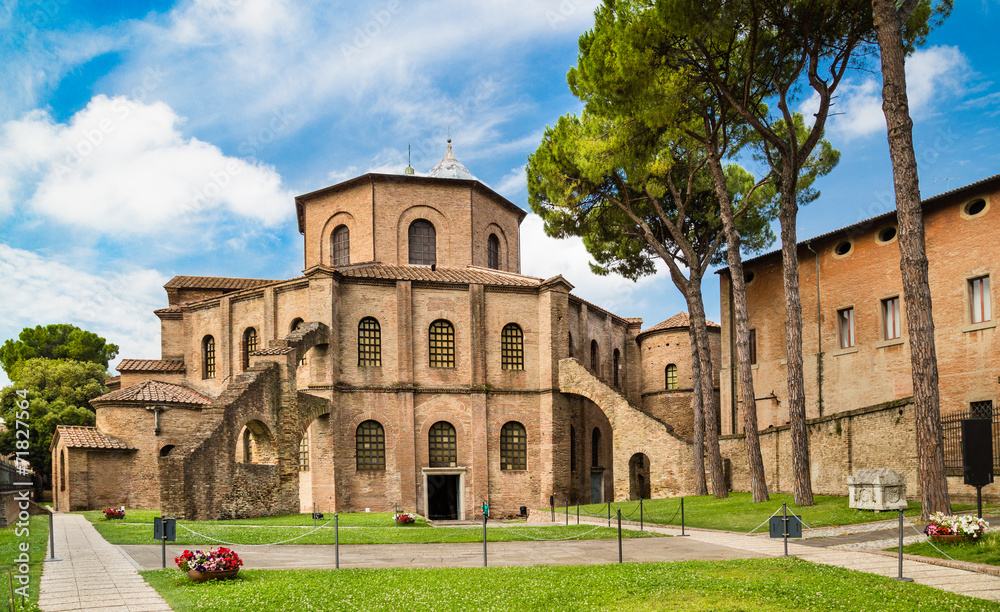 Famous Basilica di San Vitale in Ravenna, Italy - obrazy, fototapety, plakaty 