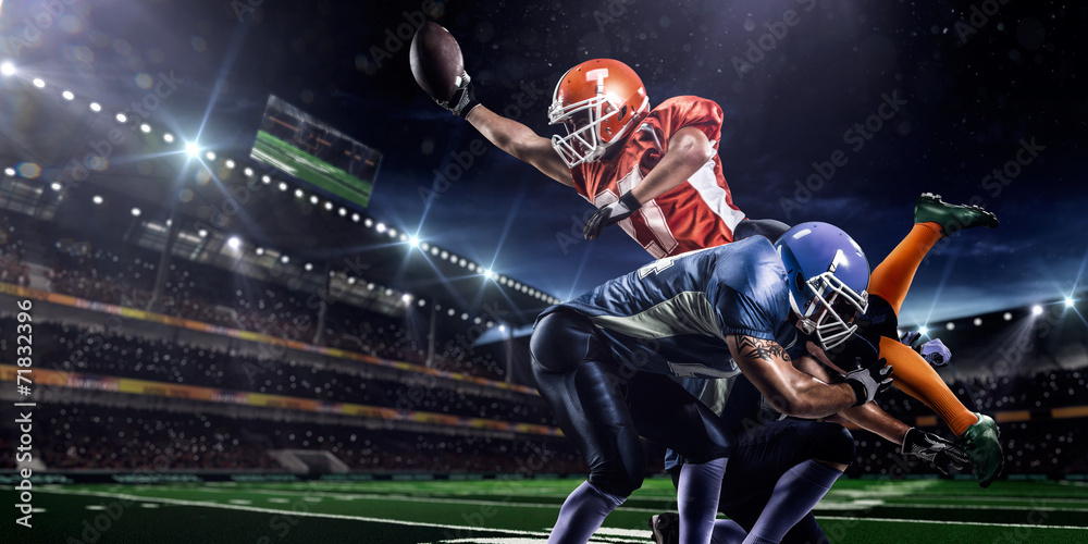 American football player in action at game time - obrazy, fototapety, plakaty 