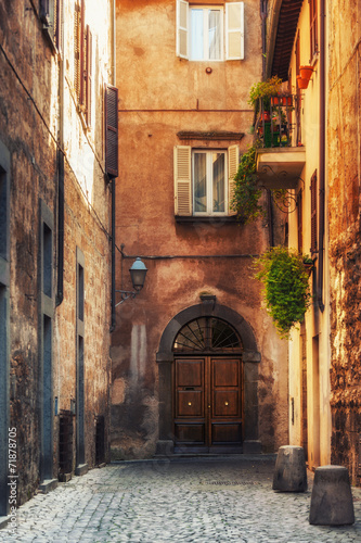 Naklejka na drzwi Small alley in the Tuscan village