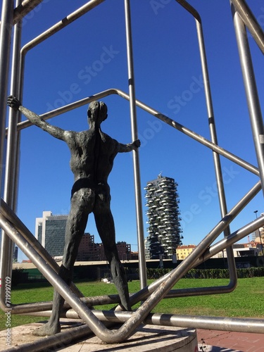 Photographie Statua piazza Luigi Einaudi Milano, Lombardia, Italia
