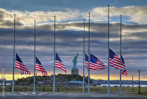 Fotografia US Flags at half staff in on September 11, 2014
