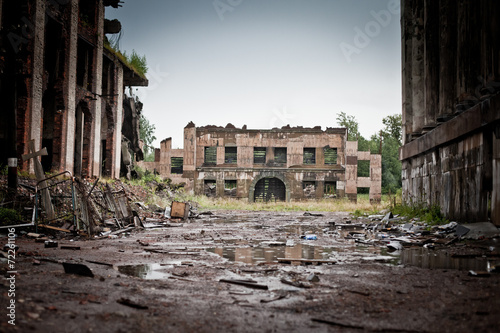 Fotografía Guerra devastación miedo, paisaje, mojado, sucio, ciudad natal