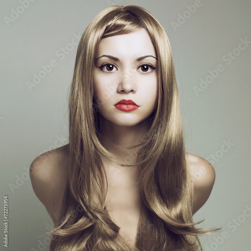 Naklejka dekoracyjna Beautiful woman with magnificent blond hair