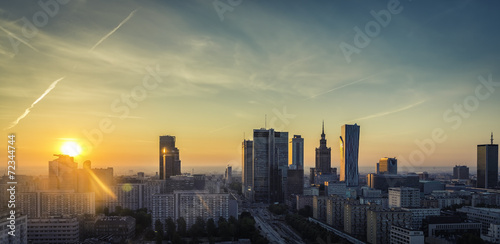 Nowoczesny obraz na płótnie Widok na centrum Warszawy o wschodzie słońca, Polska