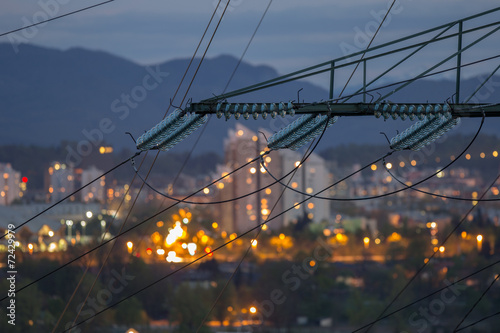 Fotografía Postes altos de energía Electricidad en zona urbana