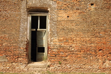 Wall Mural - door on abandoned castle