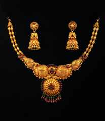 Canvas Print - Indian Traditional Gold Necklace With Earrings