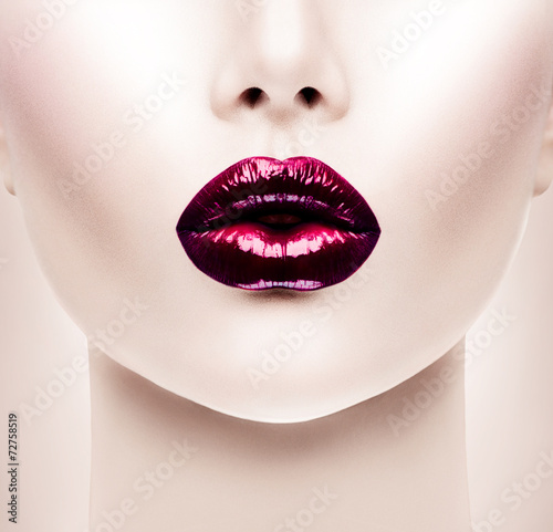 Fototapeta na wymiar Sexy Red Lips. Beauty Model Woman's Face closeup