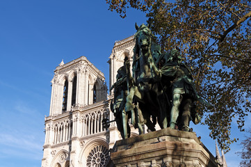 Canvas Print - Statue de Charlemagne, parvis Notre Dame