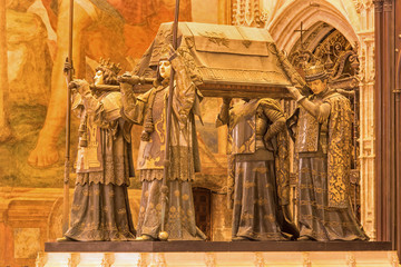 Fototapete - Seville - The tomb of Christopher Columbus in the cathedral