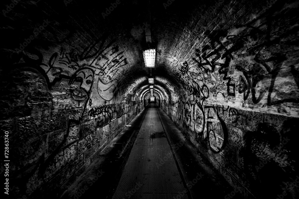 Dark undergorund passage with light - obrazy, fototapety, plakaty 
