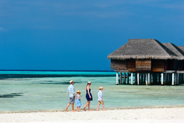 Wall Mural - Family on vacation