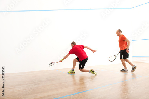  Fototapeta Squash   dwoch-mezczyzn-grajacych-w-squasha