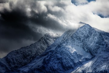 Canvas Print - Bergwelt - dramatische Aufnahme...