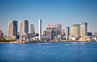 Fototapete - Panoramic view on Tokyo city from Sumida river, Japan.