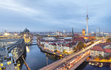 Fototapete - Evening in Berlin, aerial view