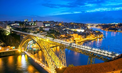 Fototapete - Porto, Portugal at Dom Luis Bridge
