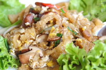 Fried fish maw