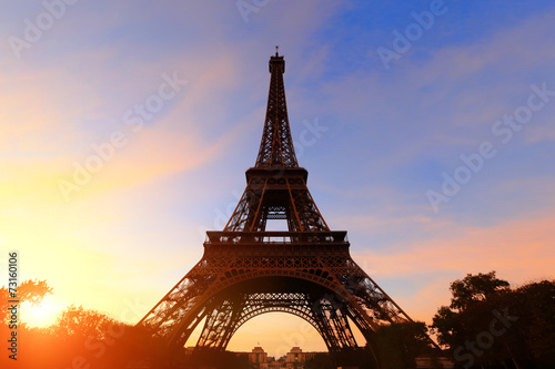 Naklejka na szafę silhouette of eiffel tower