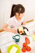 © Spectral-Design - Junges Mädchen beim Essen